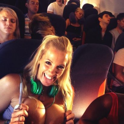 Nackt Bilder von Frauen im Flugzeug